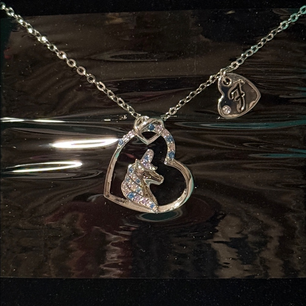 BIN Silver color Unicorn Heart Pendant Necklace NIB giftable